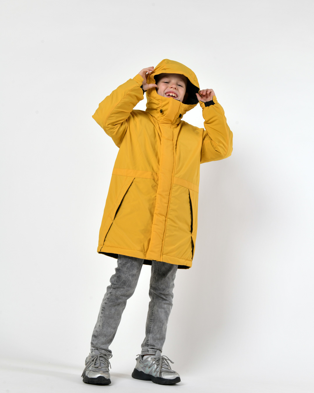 Зимняя горчичная куртка на пуху для мальчика 56024